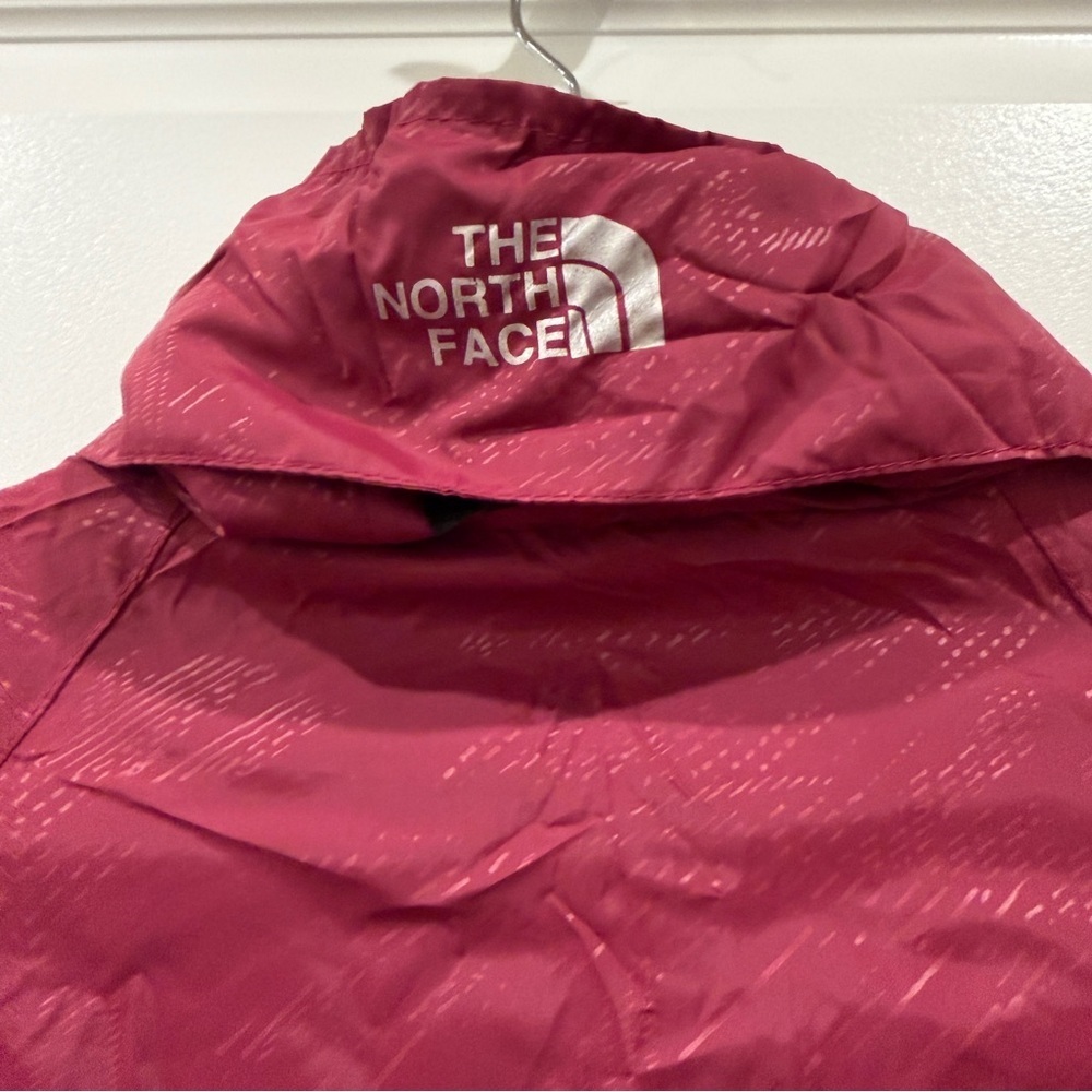 The North Face Women’s Pink Color Windbreaker Jacket Foldable with Bag sz XS - Picture 11 of 12
